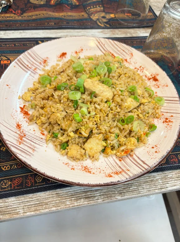 Arroz chaufa de Marquina's servido al momento